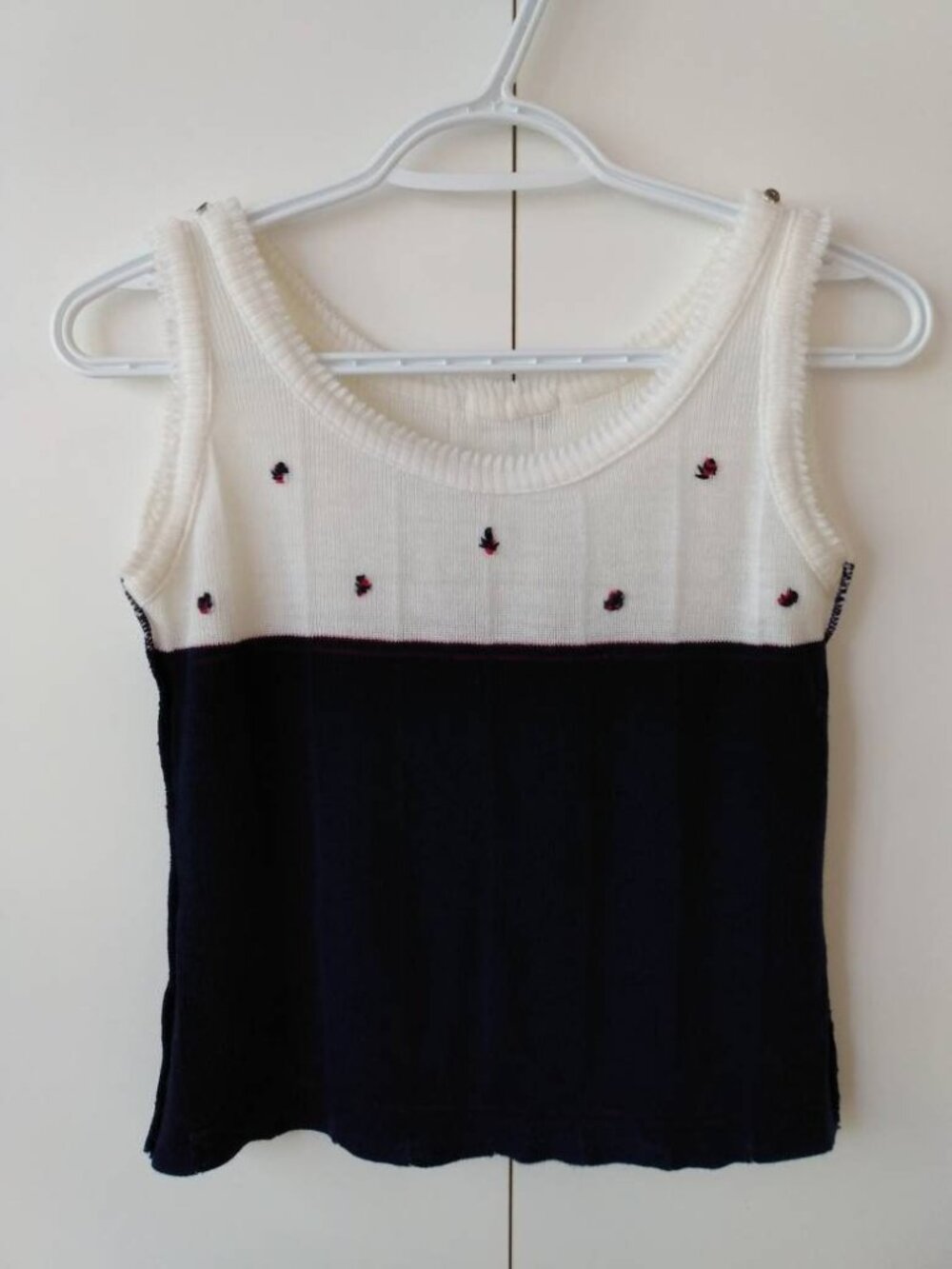 Vintage Sleeveless Vest Top Acrylic Machine Knitted Womens Size Small - Picture 4 of 8